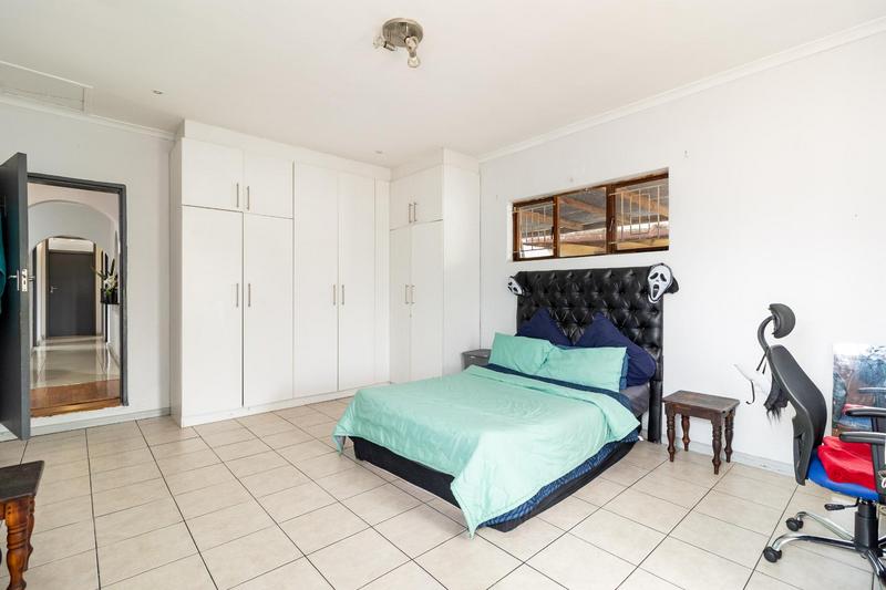 4 Bedroom Property for Sale in Windsor Park Western Cape